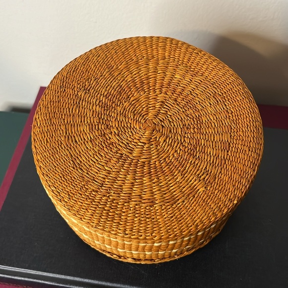 Vintage 1960s Four Woven Sweetgrass Lidded Nesting Baskets - Picture 6 of 9